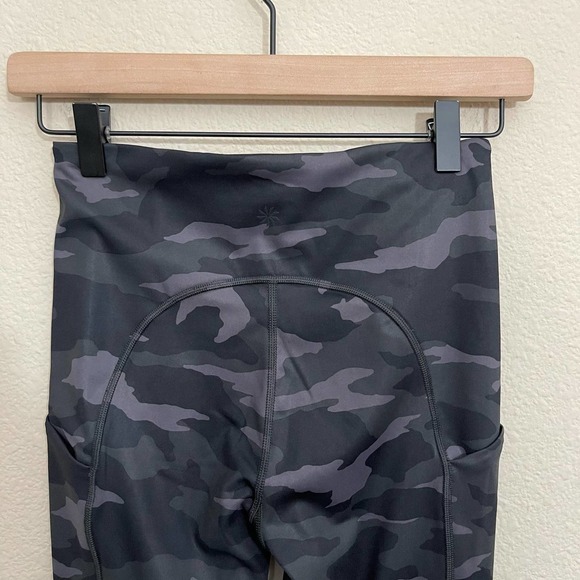 Athleta Ultimate Stash Pocket Camo High-Rise Pull-On 7/8 Tight Legging Black XSP - Picture 8 of 15